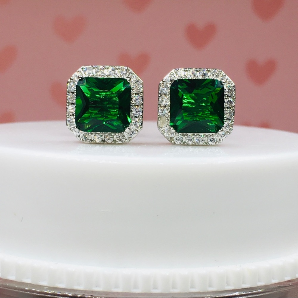 14k white gold earrings emerald 3 CT stud halo in box - Picture 4 of 9